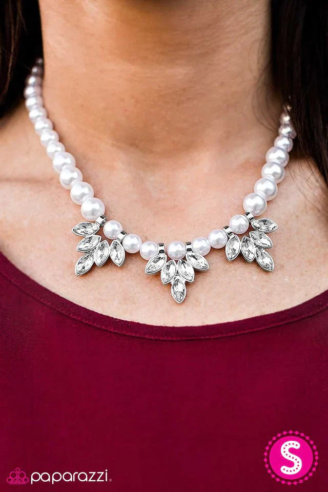 Paparazzi Necklace ~ Ice Crystals - White