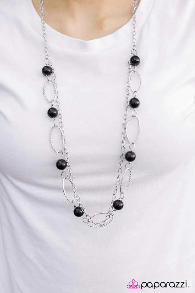 Paparazzi Necklace ~ Season Finale - Black