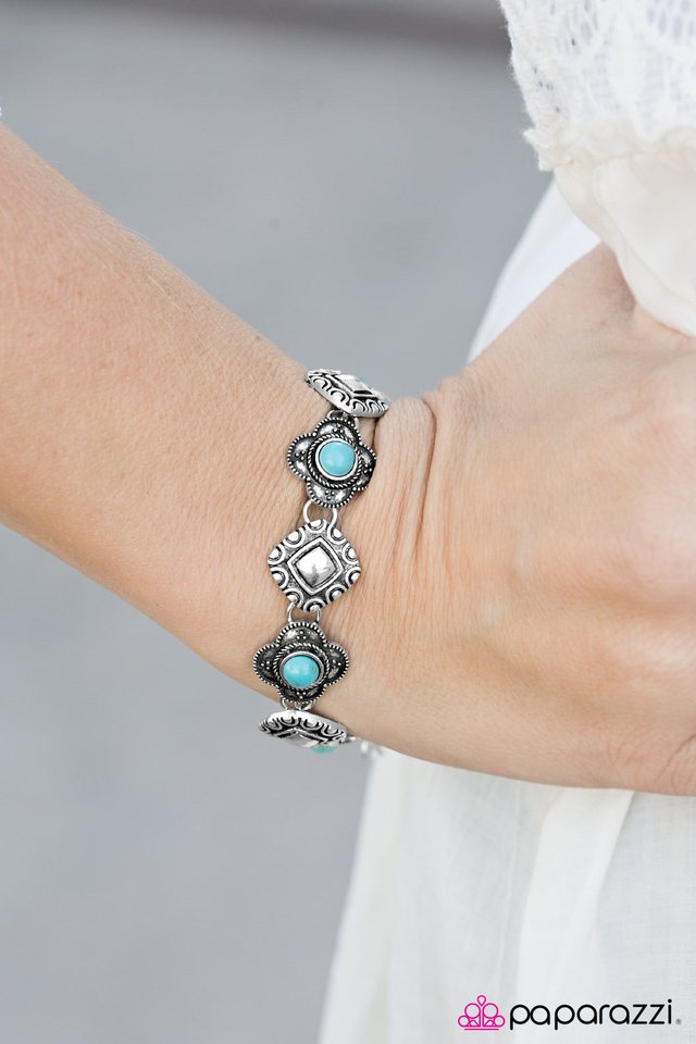 Paparazzi Bracelet ~ Dune Dancer - Blue