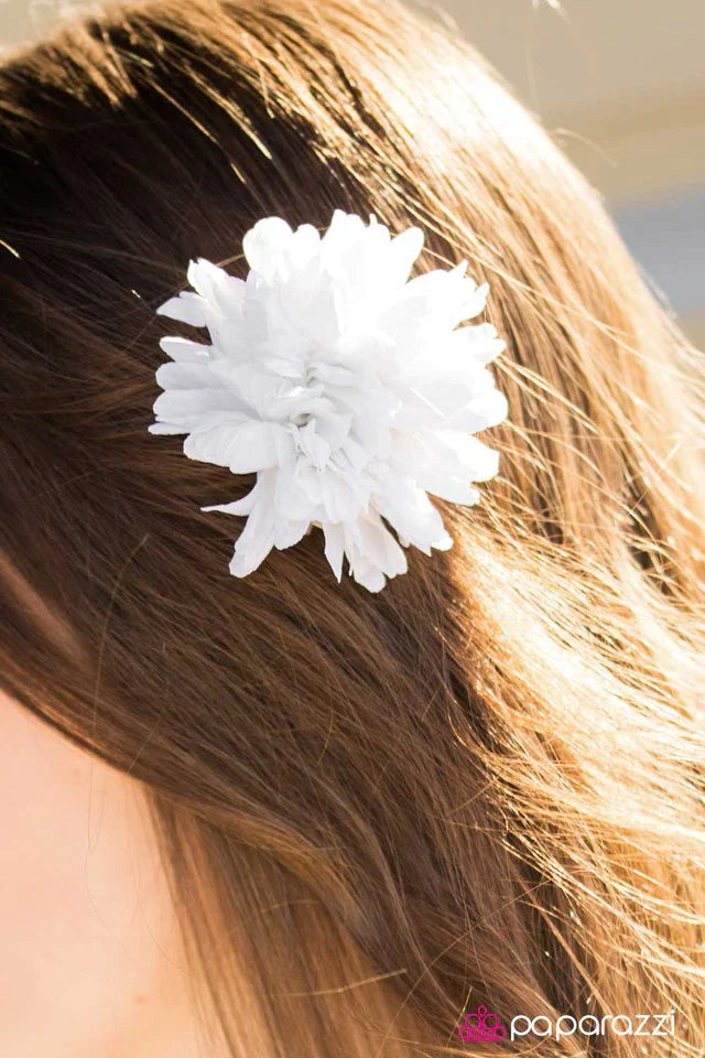 Paparazzi Hair Accessories ~ Petals-A-Plenty - White
