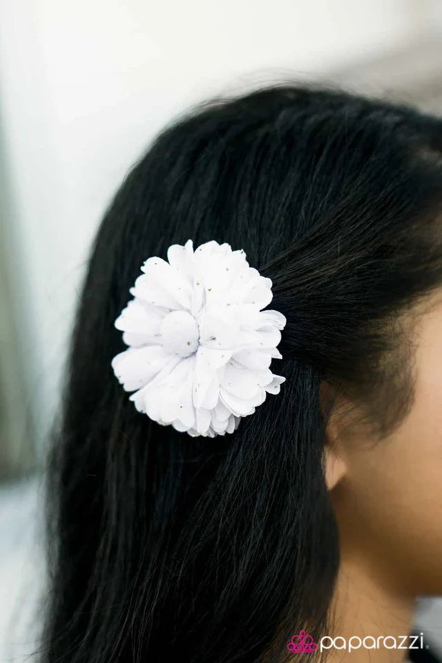 Paparazzi Hair Accessories ~ The Prize Shimmer - White