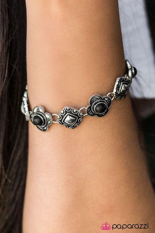 Paparazzi Bracelet ~ Dune Dancer - Black