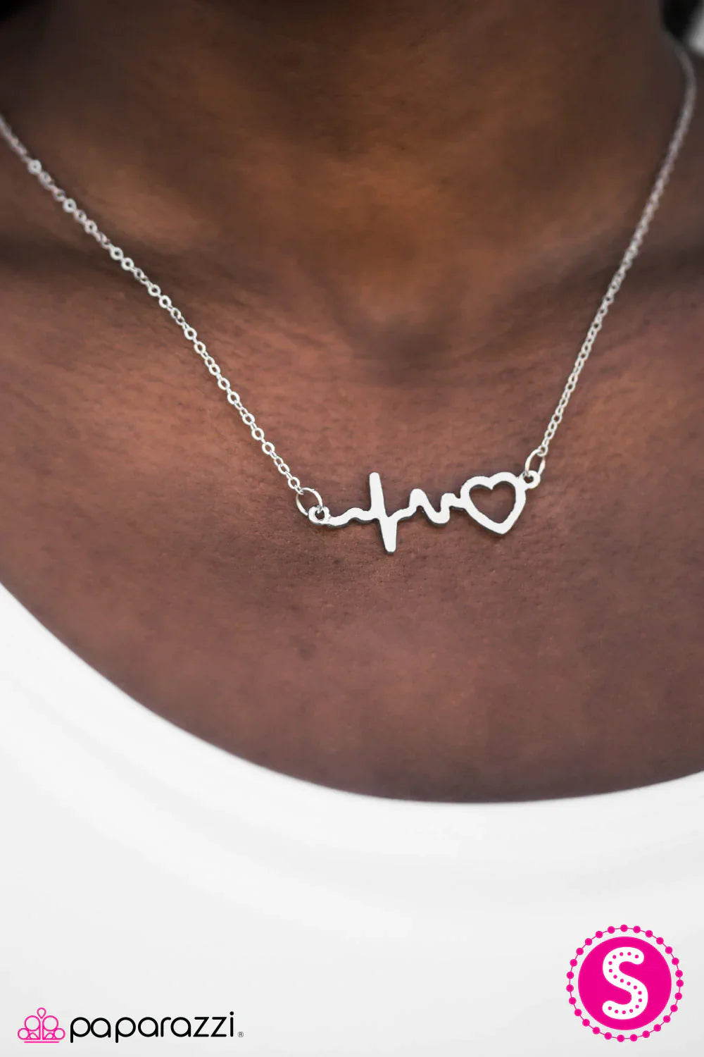 Paparazzi Necklace ~ You Make My Heart Sing - Silver