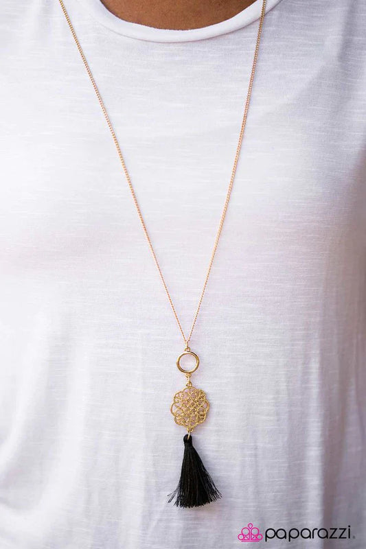 Paparazzi Necklace ~ Lotus Lounge - Black