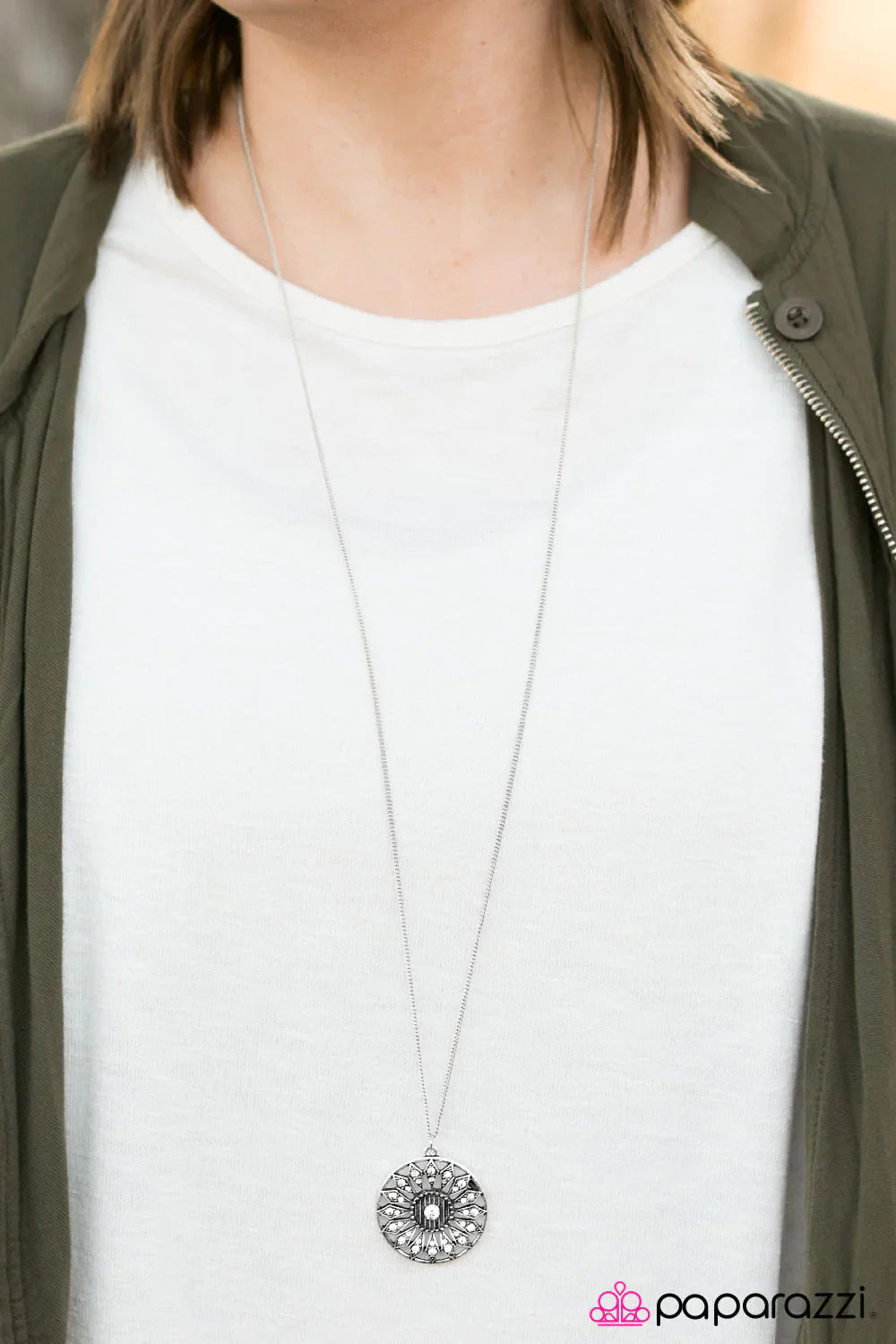 Paparazzi Necklace ~ Good As MARIGOLD - White