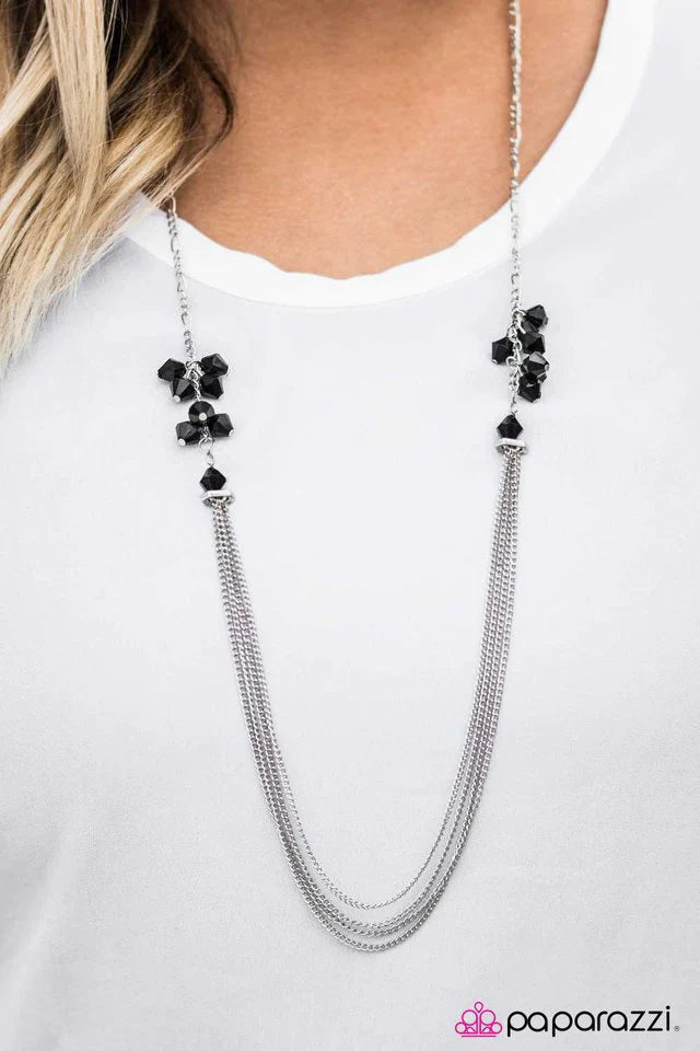 Paparazzi Necklace ~ Movin and Groovin - Black