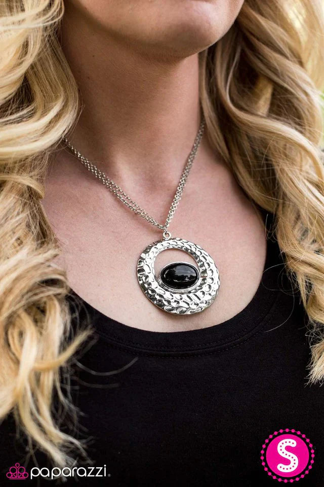 Paparazzi Necklace ~ Lifes ZOO Short! - Black