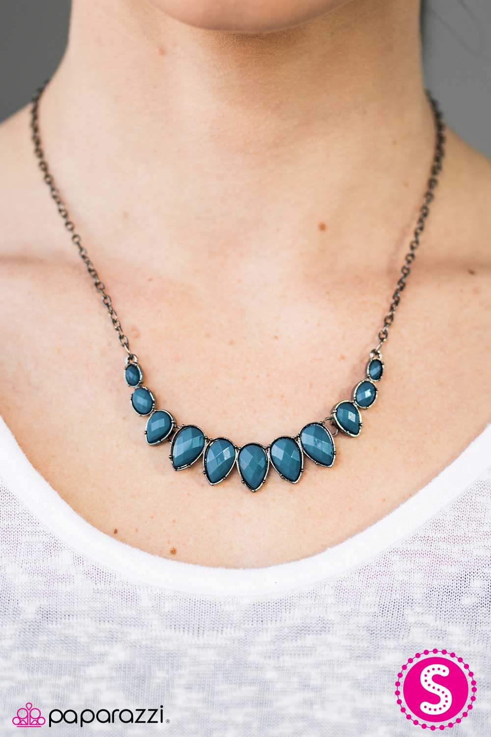 Paparazzi Necklace ~ Harlem Heirloom - Blue