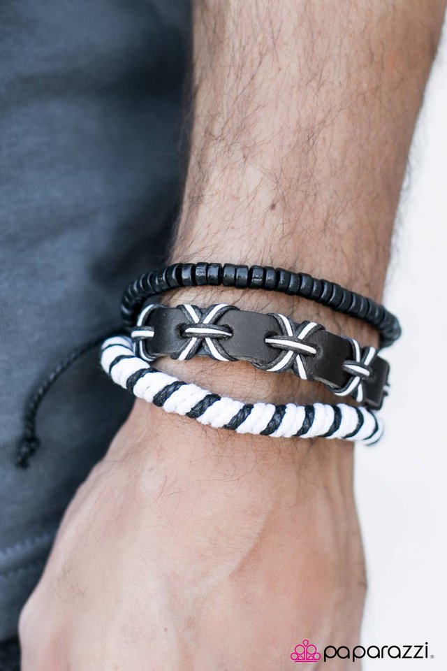 Paparazzi Bracelet ~ Off The Radar - White