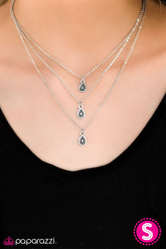 Paparazzi Necklace ~ Down By The Bay - Silver