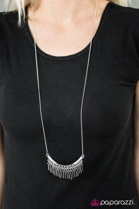 Paparazzi Necklace ~ Goddess Grandeur - Silver