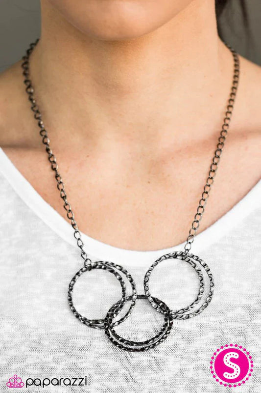 Paparazzi Necklace ~ Going Strong - Black