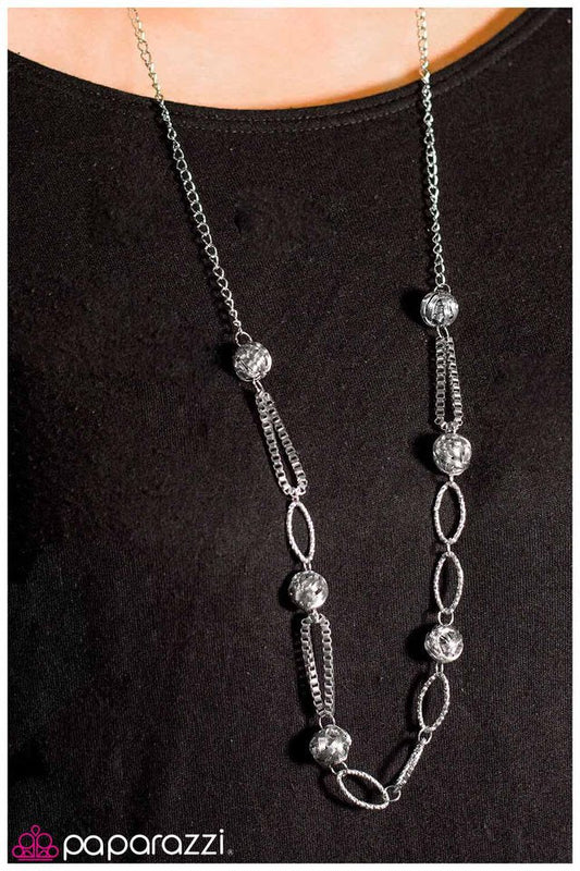 Paparazzi Necklace ~ Keep It Under Wraps - Silver
