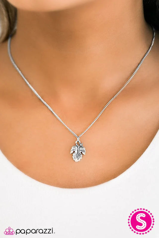 Paparazzi Necklace ~ LEAF-ing Home - Silver