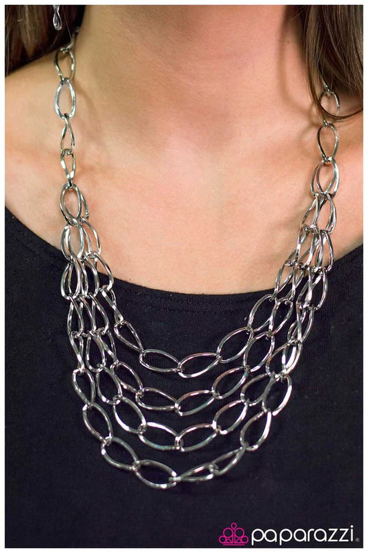 Paparazzi Necklace ~ For the Applause - Silver