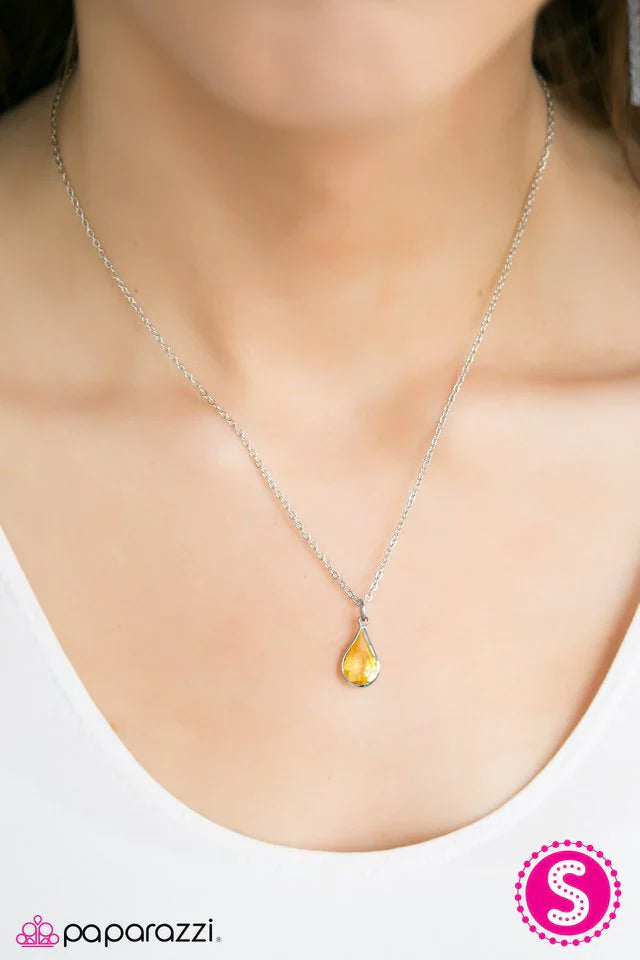 Paparazzi Necklace ~ Drop Of Daylight - Yellow