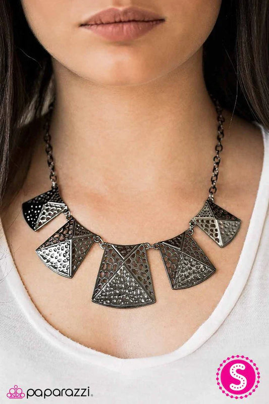 Paparazzi Necklace ~ Hail To The Chief-ette - Black