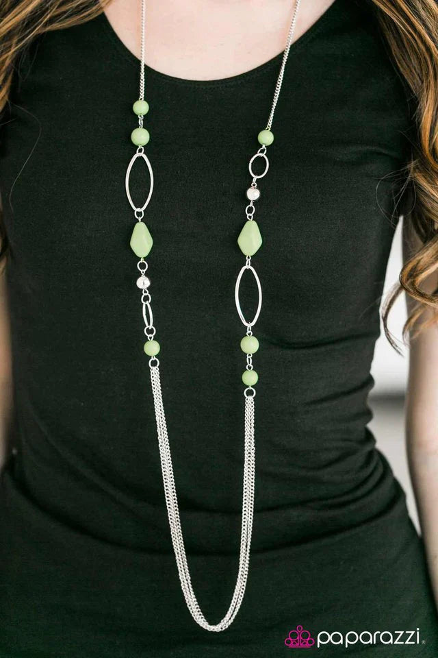Paparazzi Necklace ~ Dreamy Daydreams - Green