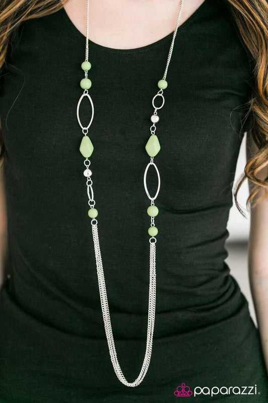 Paparazzi Necklace ~ Dreamy Daydreams - Green