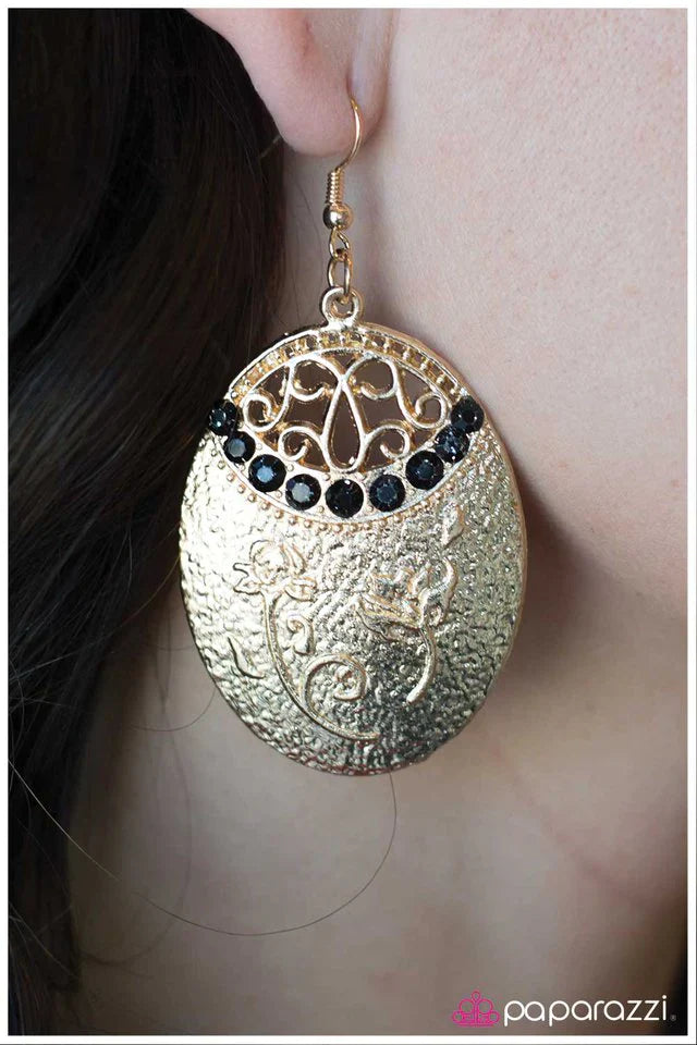 Paparazzi Earring ~ Roman Romance - Black