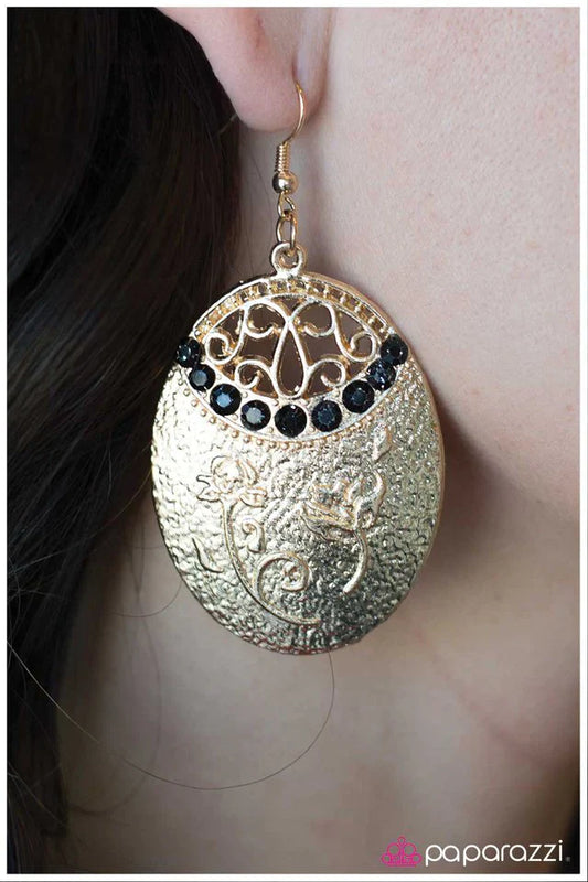 Paparazzi Earring ~ Roman Romance - Black