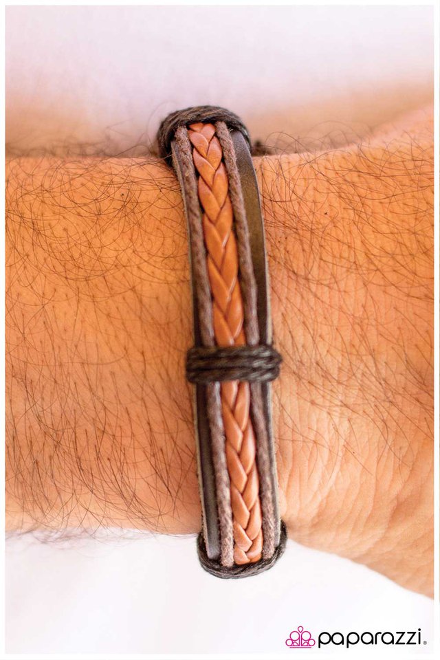 Paparazzi Bracelet ~ Walk the Line - Black