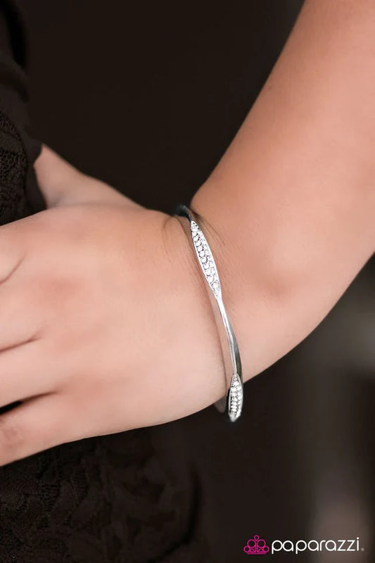 Paparazzi Bracelet ~ Tis The Season To Sparkle - White