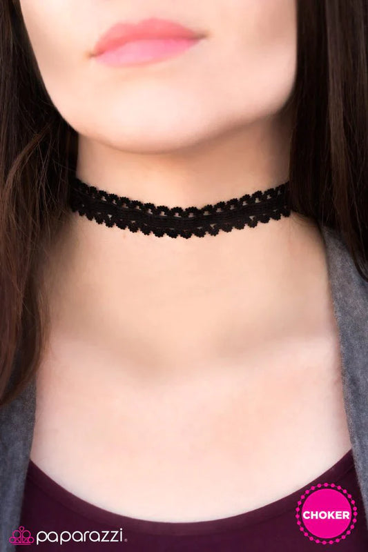 Paparazzi Necklace ~ Victorian Vogue - Black
