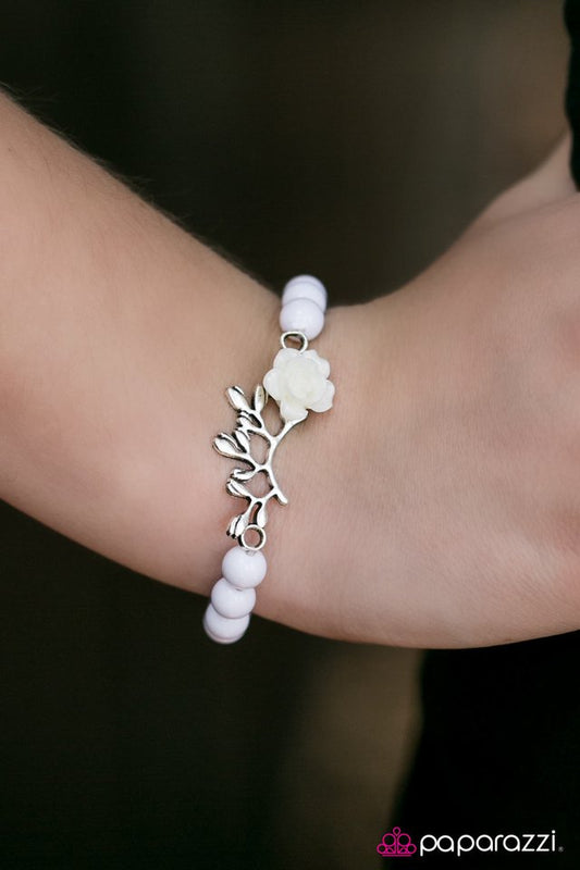 Paparazzi Bracelet ~ Garden Grotto - White