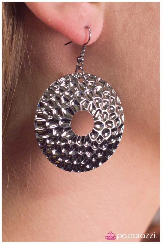 Paparazzi Earring ~ Making an Impression - Black