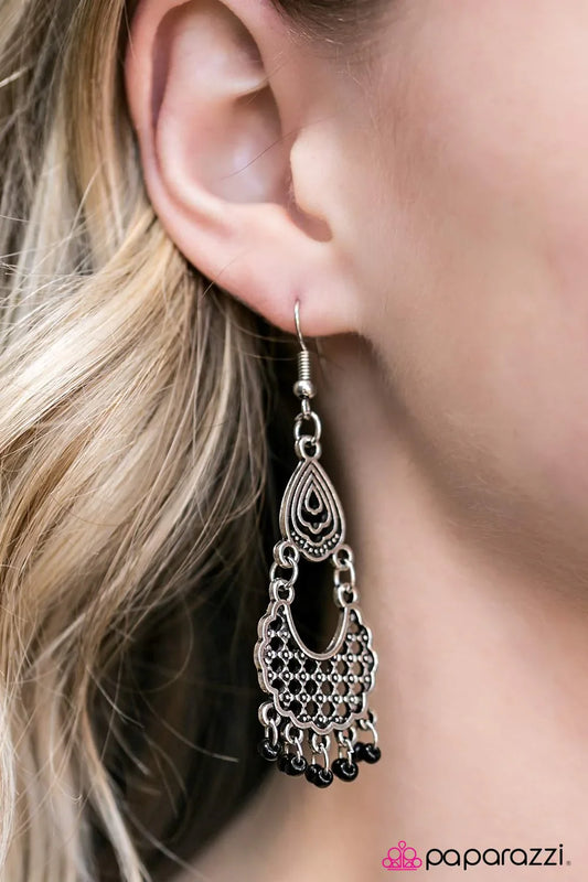 Paparazzi Earring ~ Canyon Colors - Black