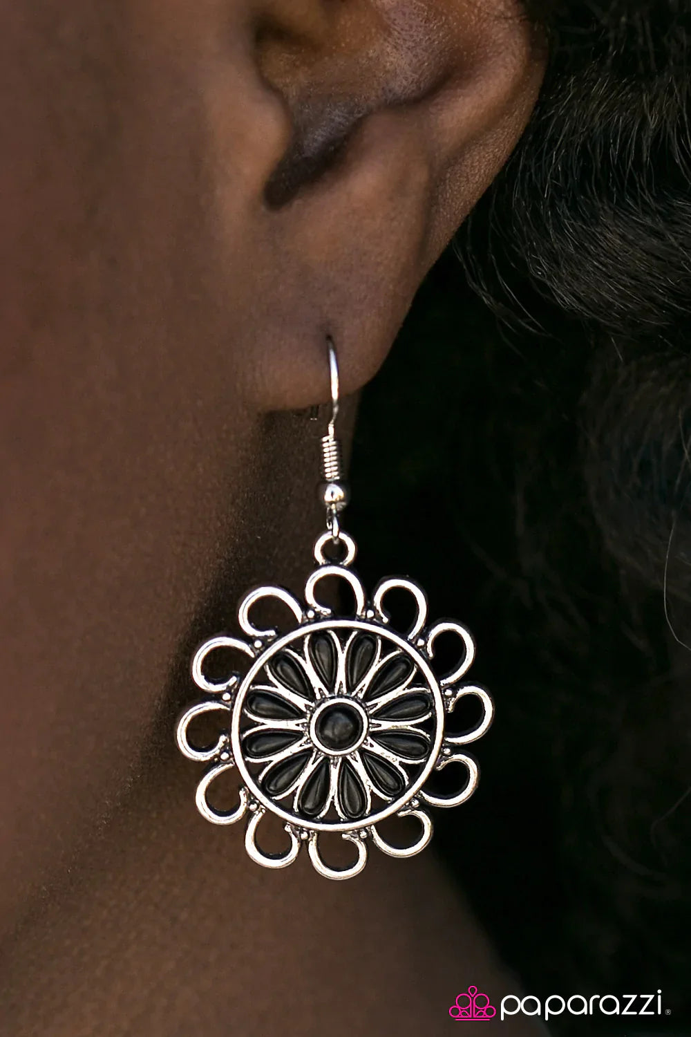 Paparazzi Earring ~ Into The Wild I Go - Black
