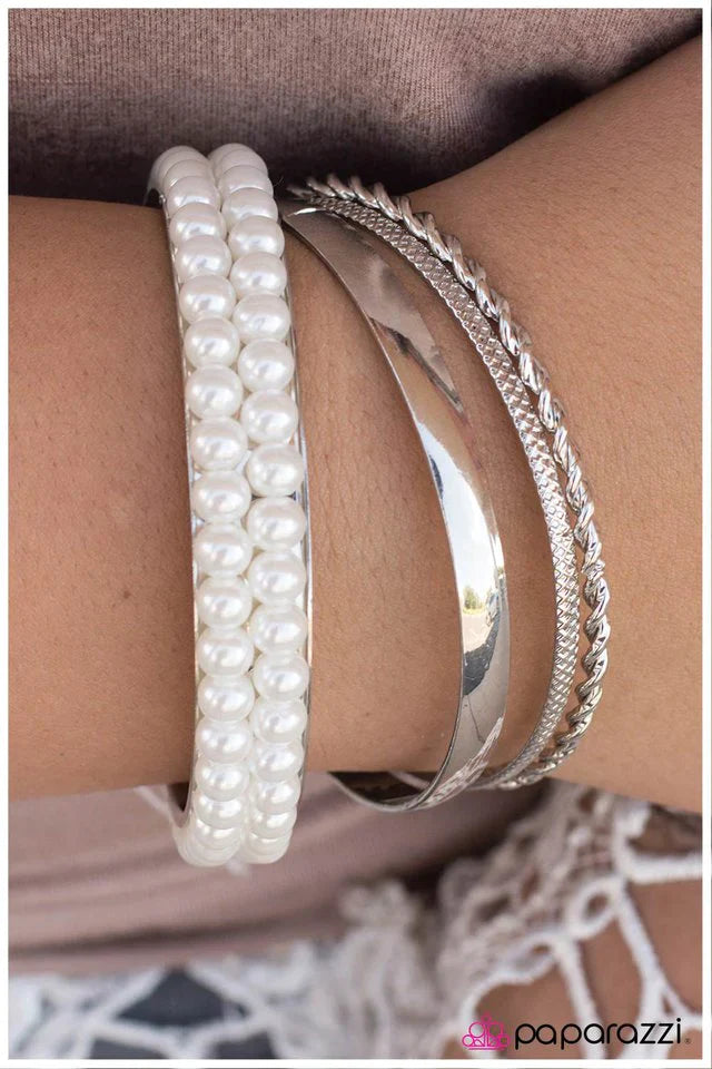 Paparazzi Bracelet ~ Modernly Marilyn - White