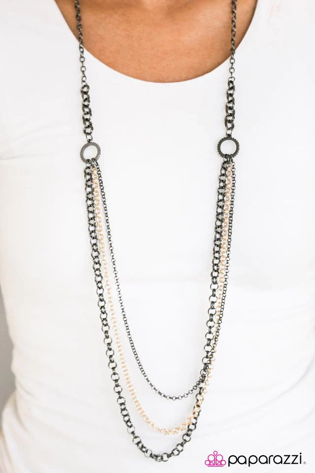 Paparazzi Necklace ~ Moto Movement - Black