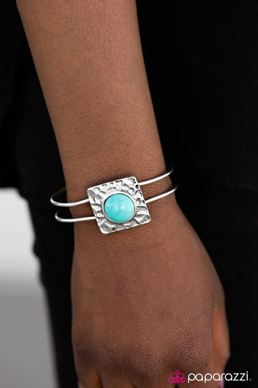 Paparazzi Bracelet ~ Creekside Crossing - Blue