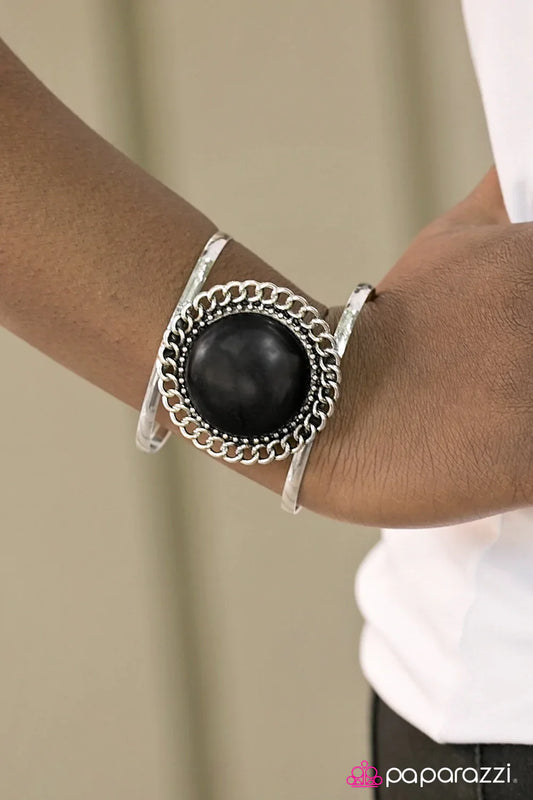 Paparazzi Bracelet ~ Mountains On My Mind - Black