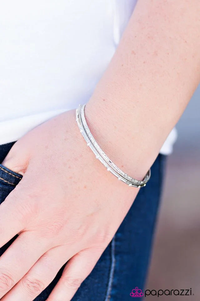 Paparazzi Bracelet ~ Glitz Royale - White