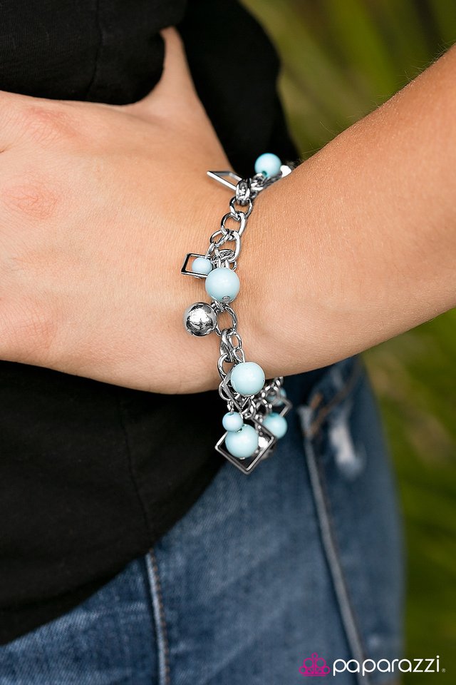 Paparazzi Bracelet ~ Hall Of FRAME - Blue