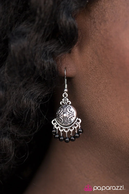 Paparazzi Earring ~ Did You Catch That? - Black