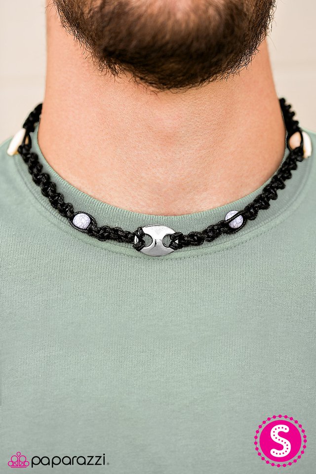 Paparazzi Necklace ~ Island Ways - Black