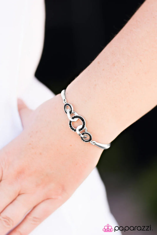 Paparazzi Bracelet ~ Royal Society - Black