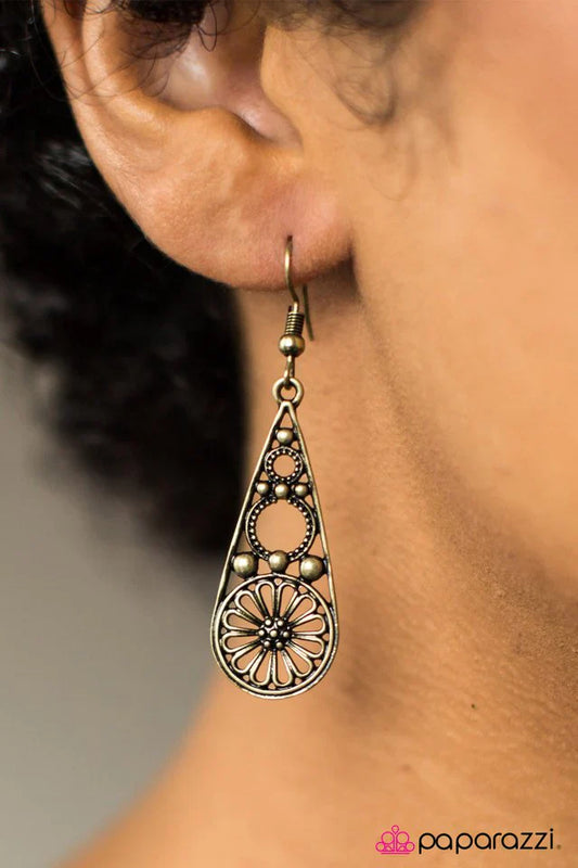 Paparazzi Earring ~ Let It Bloom - Brass