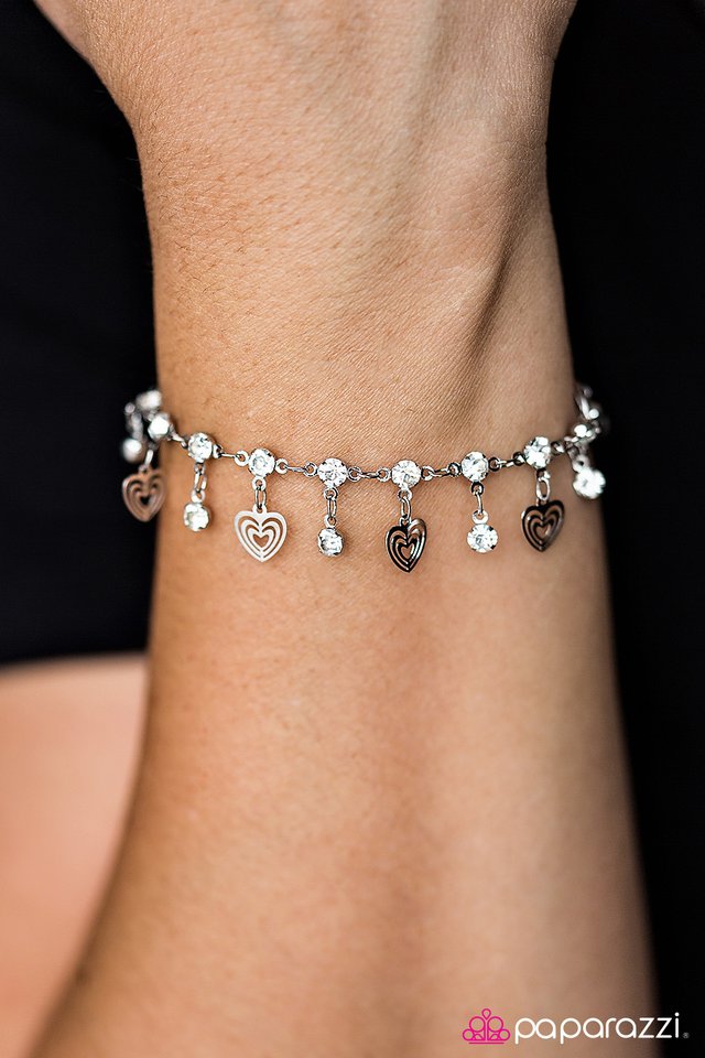 Paparazzi Bracelet ~ Hearts Desire - White