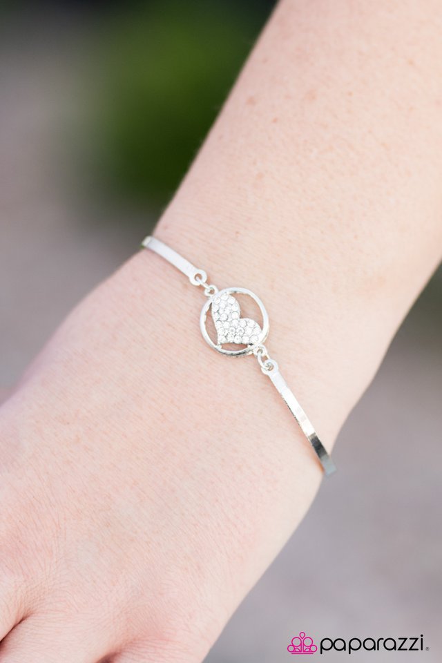 Paparazzi Bracelet ~ HEART Knock Life - White