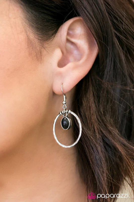 Paparazzi Earring ~ The WEST Is Yet To Come - Black