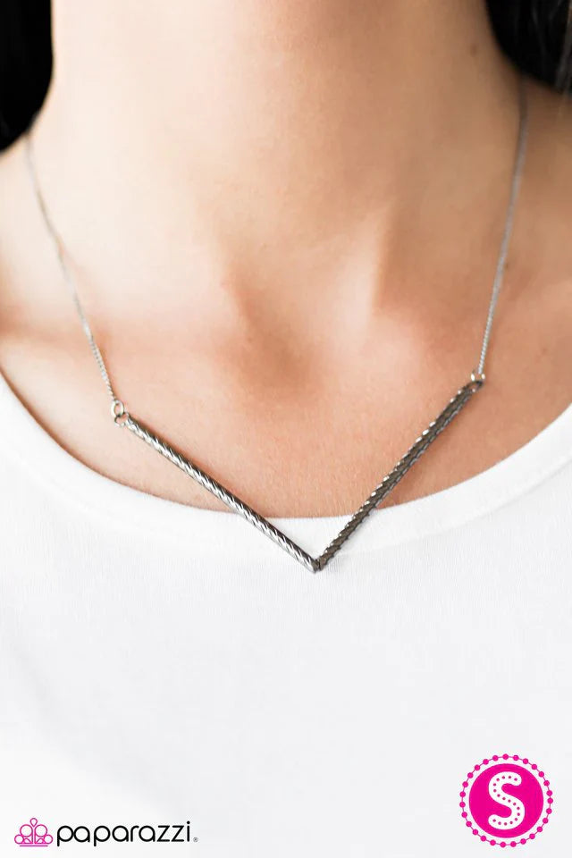 Paparazzi Necklace ~ Point It Out - Black