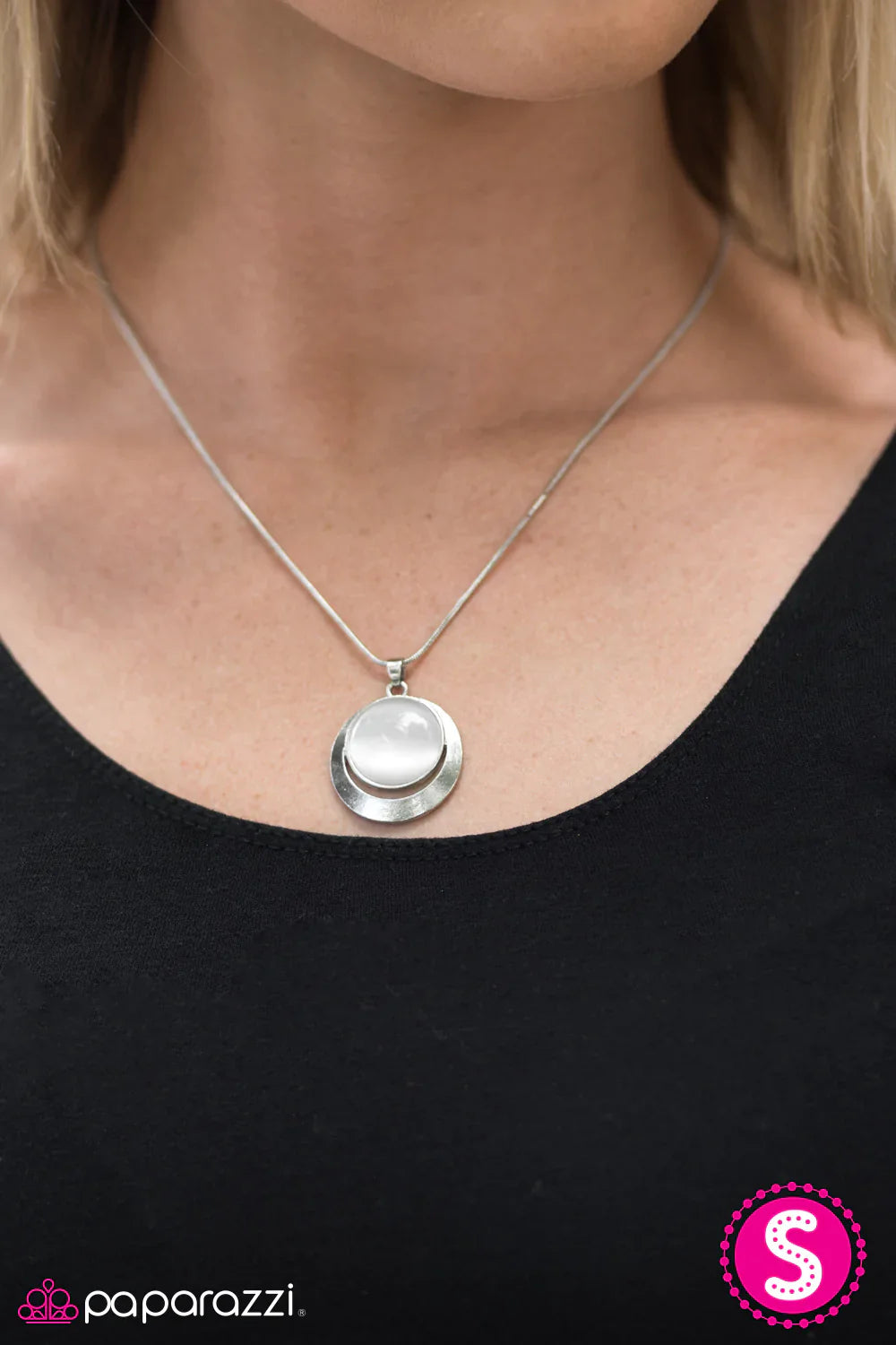 Paparazzi Necklace ~ Lunar Eclipse - White