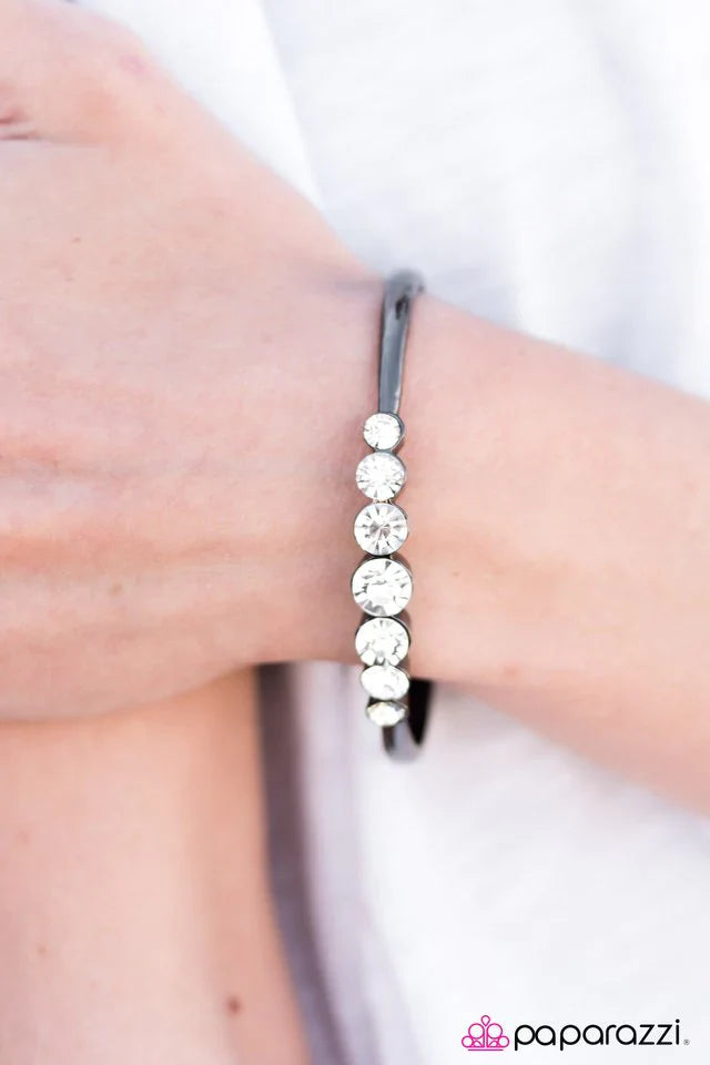 Paparazzi Bracelet ~ Im Gonna Let It Shine - Black