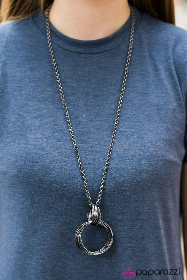 Paparazzi Necklace ~ Hello Halo - Black