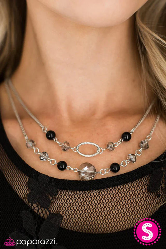 Paparazzi Necklace ~ Romantic Getaway - Black